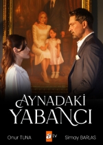 Aynadaki Yabancı poster
